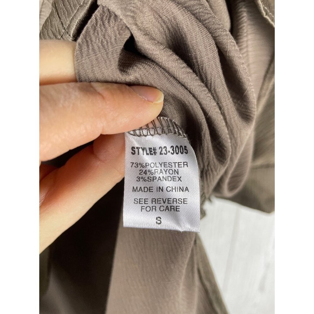 Sincerely Ours Sabine Batwing Satin Pleated Blouse Womens Small Brown Clean Girl - Picture 7 of 9